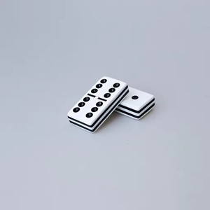 Juego de dominó acrílico Doble 6 seis personalizado de fábrica, negro, blanco, cinco capas, dominó acrílico, logotipo personalizado y paquete de juegos de mesa - Product Image 4