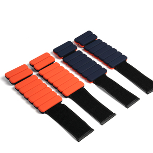Poids de <span class=keywords><strong>poignet</strong></span> <span class=keywords><strong>et</strong></span> de <span class=keywords><strong>cheville</strong></span> en silicone écologiques <span class=keywords><strong>pour</strong></span> l'entraînement de force à domicile <span class=keywords><strong>et</strong></span> le Pilates - Product Image 4