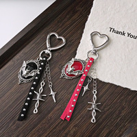 Porte-clés chauve-souris gothique avec pendentif cœur en alliage de zinc, rivet et sangle en similicuir, pour sac à dos, breloque de sac, cadeau d'Halloween