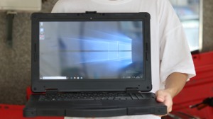 Em-x15t อุปกรณ์อุตสาหกรรมระดับมืออาชีพ โปรเซสเซอร์ Dual Core I5 พร้อม GPS สแกนลายนิ้วมือ ระบบปฏิบัติการ Win10 ปรับแต่งได้สำหรับเล่นเกม Em-ms-x15u ทนทาน - Product Image 2