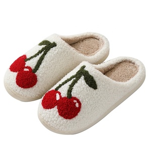 Pantoufles d'hiver personnalisées <span class=keywords><strong>de</strong></span> Noël Pantoufles <span class=keywords><strong>de</strong></span> Noël en peluche bon marché disponible Pantoufles moelleuses pour hommes et femmes - Product Image 2