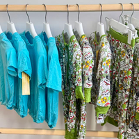 Pyjamas Bébé en Fibre de Bambou - Boîte Mystère 2 Pièces - Ensemble Combinaison et Short Imprimé Aléatoire - Vêtements de Détente pour Bébé - Prêt à Expédier
