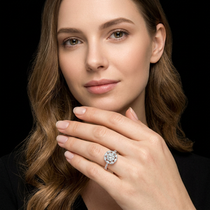 Bague de fiançailles classique en or plaqué avec diamant de laboratoire taille brillant rond, bijoux pour femme - Product Image 1