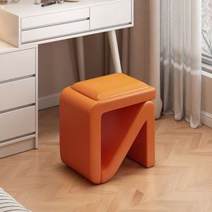 Fauteuil simple moderne en PU de style nordique pour salon, chambre, appartement, bureau à domicile - Product Image 1