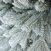 Arbre de Noël floqué personnalisé OEM ODM certifié usine, ne perd pas ses flocons, réaliste, en PE/PVC, base stable
