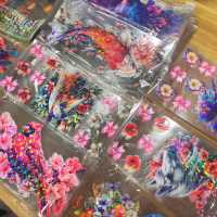 Autocollants de transfert imperméables à effet arc-en-ciel 3D avec logo de marque personnalisé pour enseignes en acrylique, transferts holographiques UV DTF