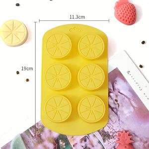 Moule à glace en silicone de qualité alimentaire en forme de fruits - Congélation rapide et facile à démouler - Product Image 3