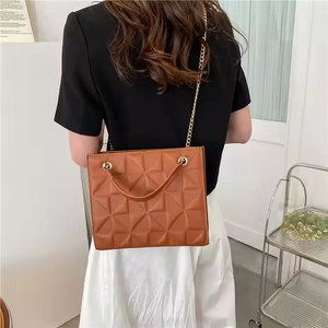 2025 último diseño señoras Pu bolso cadena portátil Casual Simple mensajero bolso de hombro mujeres PVC forro invierno otoño primavera - Product Image 2