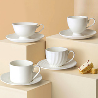 Théières et bouilloires en porcelaine fine, ensemble théière et tasse à thé blanches, ensemble tasse à thé avec théière