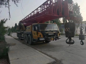 Grue de camion d'occasion SAC800C7, capacité 80 tonnes, moteur Weichai, hydraulique Zoomlion, hauteur de levage 70M, pompe, moteur à engrenages, roulement - Product Image 4