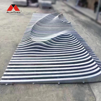 Panneaux muraux en aluminium ondulé 3D modernes Alumtimes, lattes de revêtement imperméables et ignifuges pour la réception d'hôtel, le salon, le hall