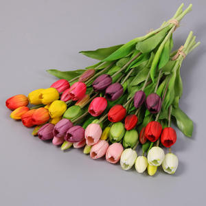 Ramo de Tulipanes Realistas, Hechos a Mano con Técnica Suave, Tacto Realista, Flores Artificiales Hechas a Mano - Product Image 2