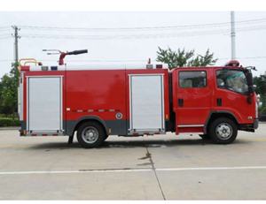 <span class=keywords><strong>Camion</strong></span> de pompiers Isuzu 4x2 diesel neuf, boîte manuelle, Euro 5, avec canon à eau haute pression intégré pour l'extinction d'incendies et la lutte contre les incendies, eau et mousse. - Product Image 3