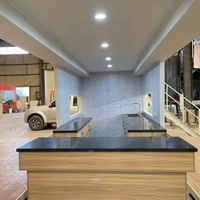 Bar conteneur modulaire préfabriqué à double étage de 20 et 40 pieds avec terrasse sur le toit pour club de nuit en bord de mer et salon d'affaires
