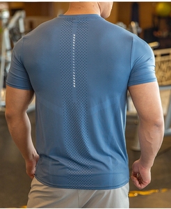 Camiseta deportiva para hombre, camiseta de poliéster Spandex para hombre, ropa para correr, gimnasio, camisetas elásticas deportivas ligeras - Product Image 4