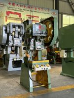 Machine de presse de puissance J23-10T 20t-100t poinçonneuses poinçonneuse source mécanique utilisée avec le roulement de moteur de composants de noyau