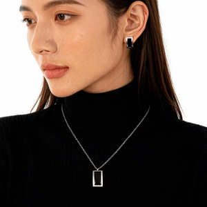 블랙 크리스찬 여성용 스테인리스 스틸 금도금 기하학 디자인 투피스 목걸이와 귀걸이 세트 - Product Image 5