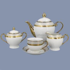 Servizio di Piatti di Lusso in Porcellana Fine con Bordo Dorato, Stile Reale Mediorientale, Set da 47 Pezzi, Servizio da Tavola da 72 Pezzi - Product Image 2