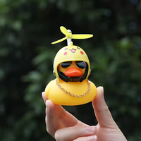 Vélo Moto Voiture Accessoires Décoratifs Canard Jaune avec Ventilateur Mini Canard Clignotant Lumière Jouet Casque Décoration Canard