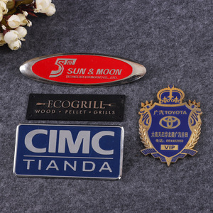 Plaque décorative automobile Chenyu personnalisée en alliage de zinc avec logo de club automobile - Product Image 2