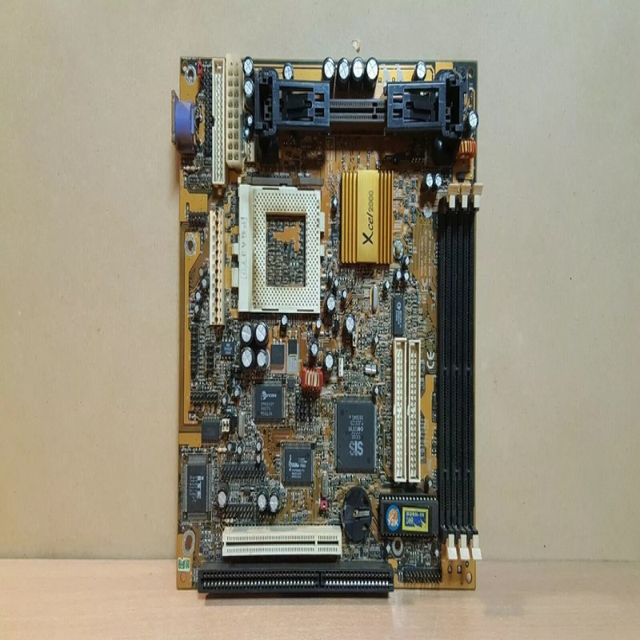 Plc Xcel2000 M748LMRT Dual Slot 1 / Socket 370 Motherboard with 1 PCI and 1 ISA slot Bulk Supply