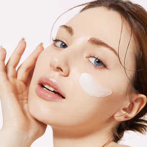 Crema Facial Hidratante y Reafirmante Medi Cobee con Ácido Hialurónico y Elastina, Antienvejecimiento, para Mujeres, Venta al Por Mayor Personalizada - Product Image 2