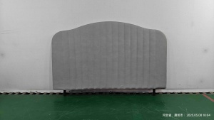 Tête <span class=keywords><strong>de</strong></span> <span class=keywords><strong>lit</strong></span> moderne rembourrée <span class=keywords><strong>de</strong></span> qualité avec housse amovible en similicuir, tissu anti-taches, cadre en bois rembourré, 200x70cm, gris - Product Image 4