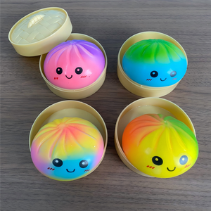 Balle anti-stress souple en forme de dumpling, nouveauté, mini-jouet sensoriel anti-stress pour TDAH et TDA, jouet à presser en forme de dumpling cuit à la vapeur - Product Image 1