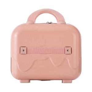 Bolsa de Viaje Portátil Pequeña para Niñas con Asa Suave, Cierre Geométrico de Plástico Impermeable, Personalizable con Logotipo, Venta al por Mayor KR KOR - Product Image 4