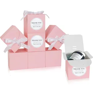 ピンクの結婚披露宴は繊細なキャンディーの誕生日を支持しますバレンタインデーのギフト小さなパッケージキャンドルボックスカスタムパーティーギフトボックス