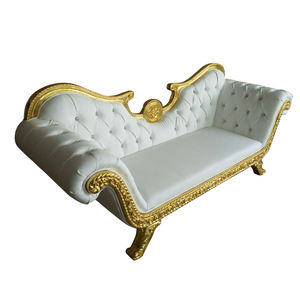 Sofá de Madera Maciza Tallada en Dorado, Estilo Vintage, para Bodas - Product Image 5
