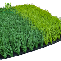 Gazon synthétique de football en forme de C de 11000 Dtex 50 mm, gazon artificiel professionnel pour clubs sportifs et centres d'entraînement