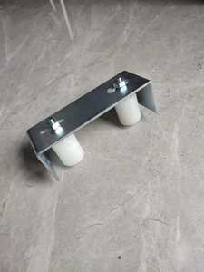 Cojinete simple y doble Rueda de puerta de rodillo deslizante de ranura de zinc amarillo y plateado Y V U H con placa Doble - Product Image 6