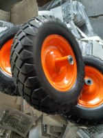 Pneu et roue gonflables pneumatiques en caoutchouc