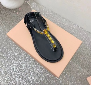 Nouvelles tongs plates décontractées tendance pour femmes, style européen, avec strass en verre et protection des orteils, idéales pour la plage - Product Image 2