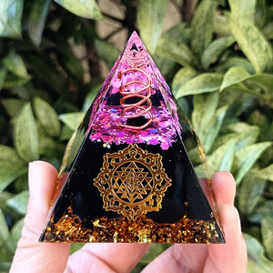 Pirámide de Cristal de Resina Epoxi, Obsidiana Roja Púrpura, Decoración Artística para el Hogar, Adorno de Escritorio, Regalo - Product Image 1