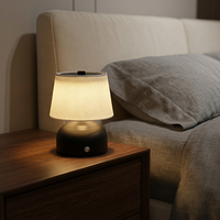 Lámpara de Escritorio LED Portátil Minimalista, Inalámbrica, con Batería, Pantalla de Tela Blanca, Pequeña, para Ambientes, Restaurantes y Hoteles, Venta al Por Mayor de Fábrica