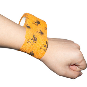 Pansement auto-adhésif 5 cm x 4,5 m à motif de dessin animé, respirant et élastique pour la protection des blessures sportives - Product Image 2