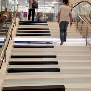 Escaliers de piano géants interactifs à LED à changement de couleur pour affichage commercial en extérieur - Product Image 1