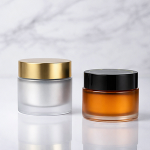 Pot en verre givré pour crème cosmétique pour le visage de 100 ml avec logo personnalisé, couvercle en plastique durable, crème hydratante pour les soins de la peau - Product Image 1