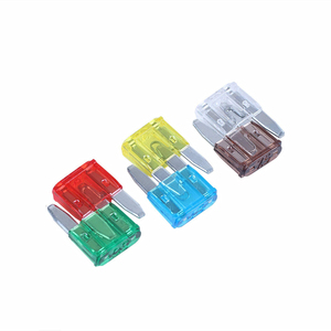 Fusibles automatiques <span class=keywords><strong>30</strong></span> AMP <span class=keywords><strong>APM</strong></span>/ATM 32V Mini fusibles de style lame 30A Fusible de voiture de protection contre les courts-circuits (<span class=keywords><strong>30</strong></span> AMP) - Product Image 4