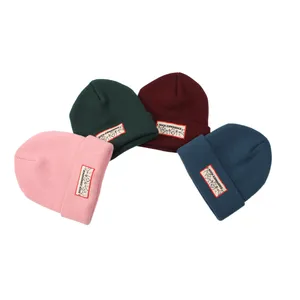 卸売ビーニー100% アクリル高水準快適保温ラベルプリント刺繍ユニセックス冬カフビーニー帽子