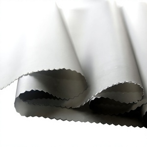 Rouleau <span class=keywords><strong>de</strong></span> <span class=keywords><strong>film</strong></span> PVC mat haute élasticité, imperméable, écologique, toucher doux, résistant à l'abrasion, anti-rayures, lisse, pour équipement extérieur, sacs et voitures - Product Image 1
