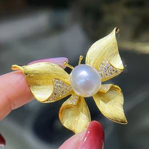 เข็มกลัดไข่มุกทรงโบว์หรูหราสไตล์ยุโรป-อเมริกัน ดีไซน์ปีกดอกไม้สุดพิเศษ ทำจากสแตนเลส  แฟชั่นใหม่ล่าสุด นำเข้า - Product Image 1