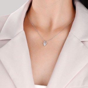 Collier Pendentif en Argent Sterling 925 Plaqué Rhodium avec Zircon Poire, Bijoux Fins de Haute Qualité, Fabrication Personnalisée, pour Fiançailles et Fêtes - Product Image 2