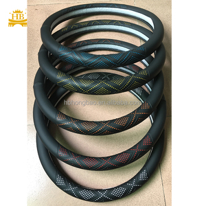 غطاء أسود شامل قابل للتخصيص مع شعار فريد تصميم - Product Image 4