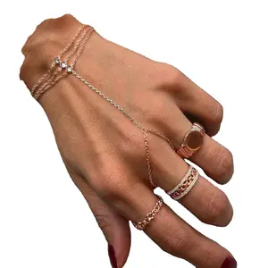 2024 Cz in acciaio inox alla moda gioielli Zirconia catena da dito bracciale con anelli di collegamento ad anello