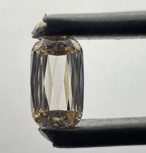 เพชรทรงอาโชก้าเจียระไนแบบบริลเลียนท์คัท สีสันสดใส เจาะด้วยเลเซอร์ เพชรเลี้ยงในห้องปฏิบัติการ สำหรับทำเครื่องประดับ ตัวเลือกที่สมบูรณ์แบบสำหรับแหวนสั่งทำ - Product Image 6