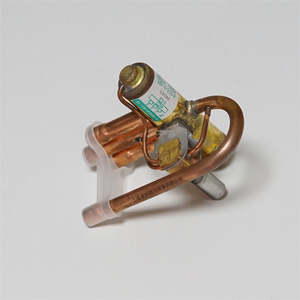 Vanne à trois voies et quatre voies SHF, vanne de réverser SHF 4 23U P 1HP pour climatiseur et pompe à chaleur - Product Image 1