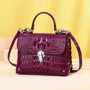 Bolsos de Lujo para Mujer, Estilo Sac Croise, Textura de Cocodrilo, Decoración de Pez, Estilo con Remaches, Elegante para Uso Diario - Product Image 2